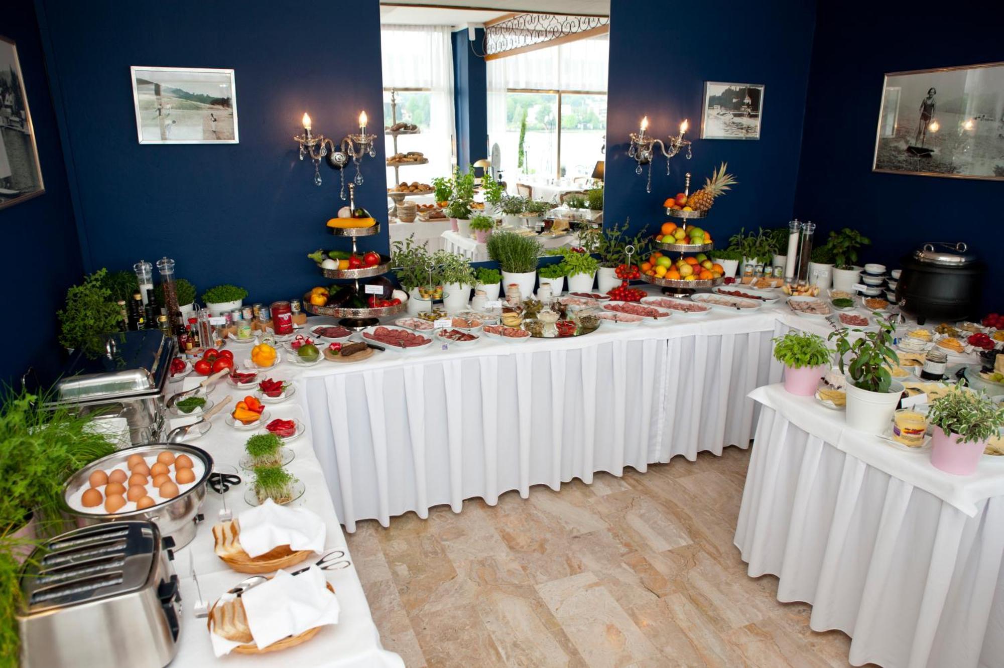 Tennis & Yacht Hotel Velden Velden am Woerthersee Ngoại thất bức ảnh