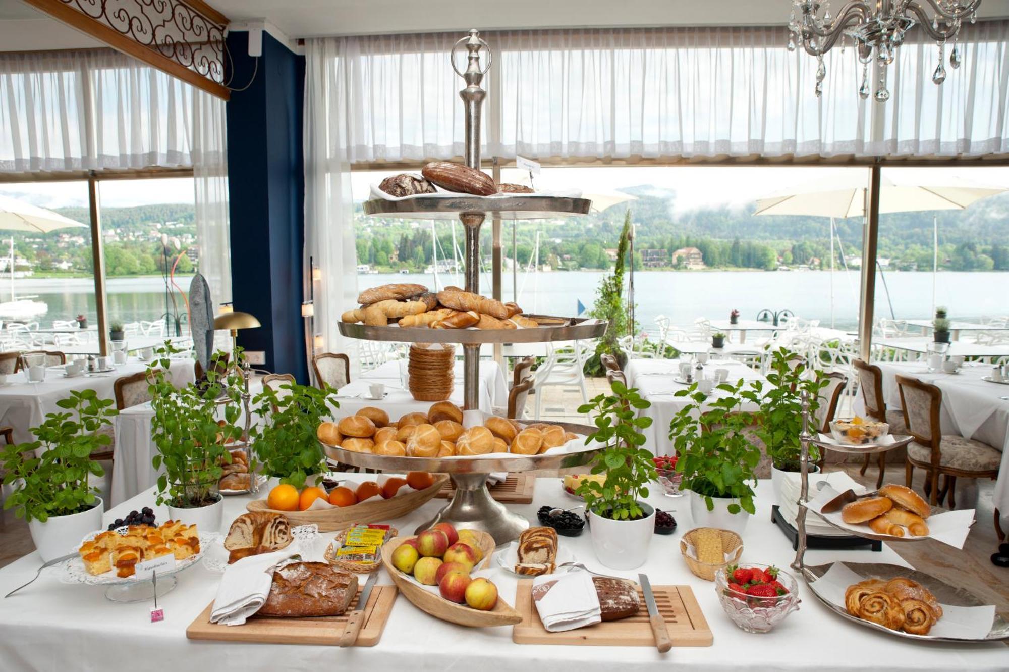 Tennis & Yacht Hotel Velden Velden am Woerthersee Ngoại thất bức ảnh